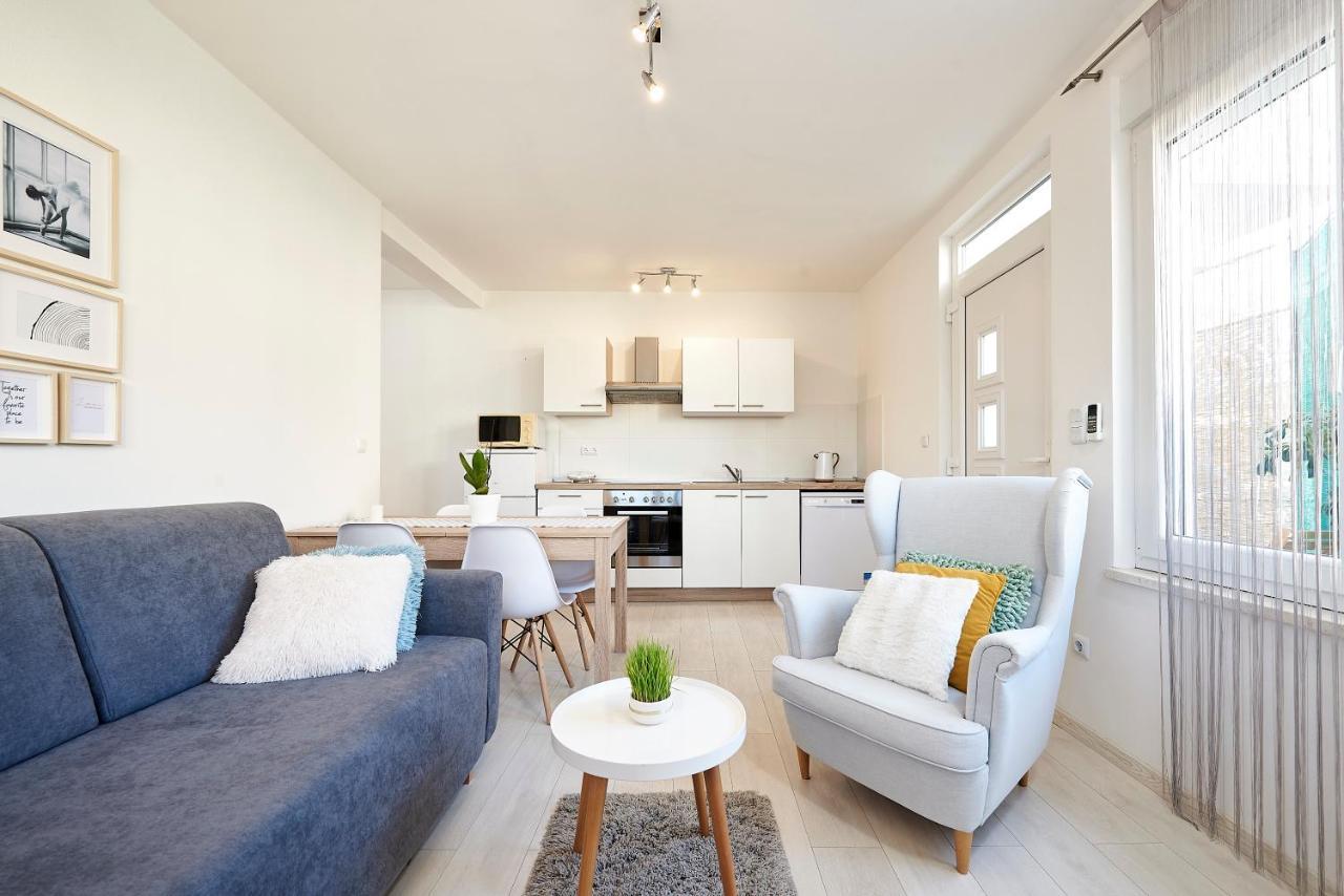 Apartmani Sara I Klara Трогир Экстерьер фото